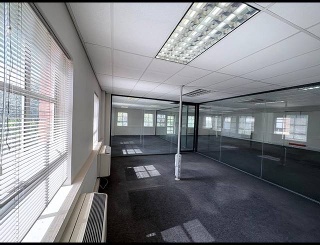 270M² OFFICE TO LET IN FOURWAYS